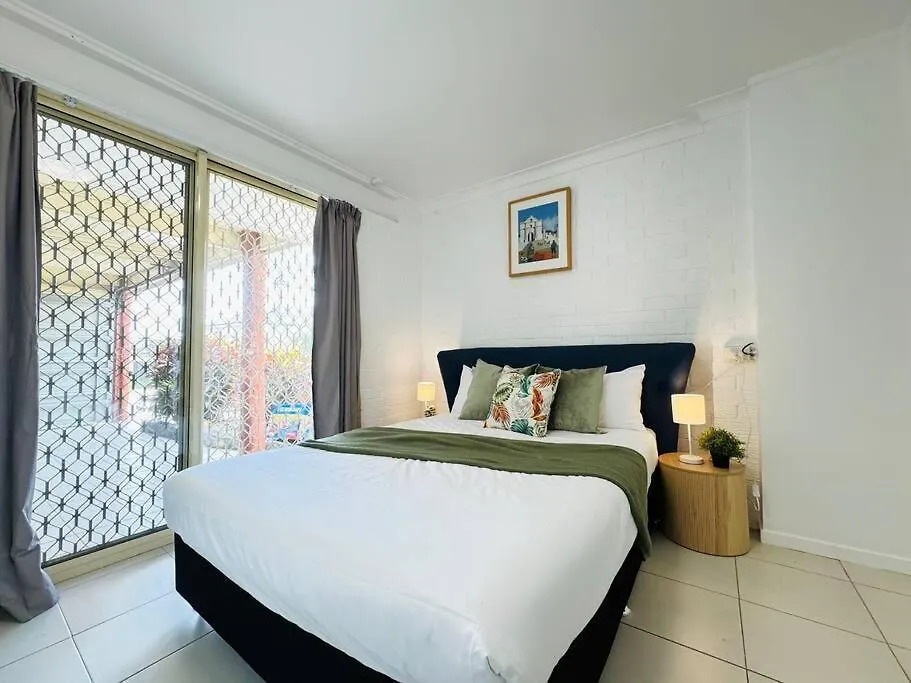 Convenient 2-Bdr Studio In Macgregor 3Elb Brisbane 0*,  Australia