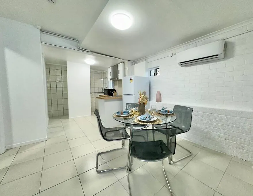 Convenient 2-Bdr Studio In Macgregor 3Elb Brisbane Australia