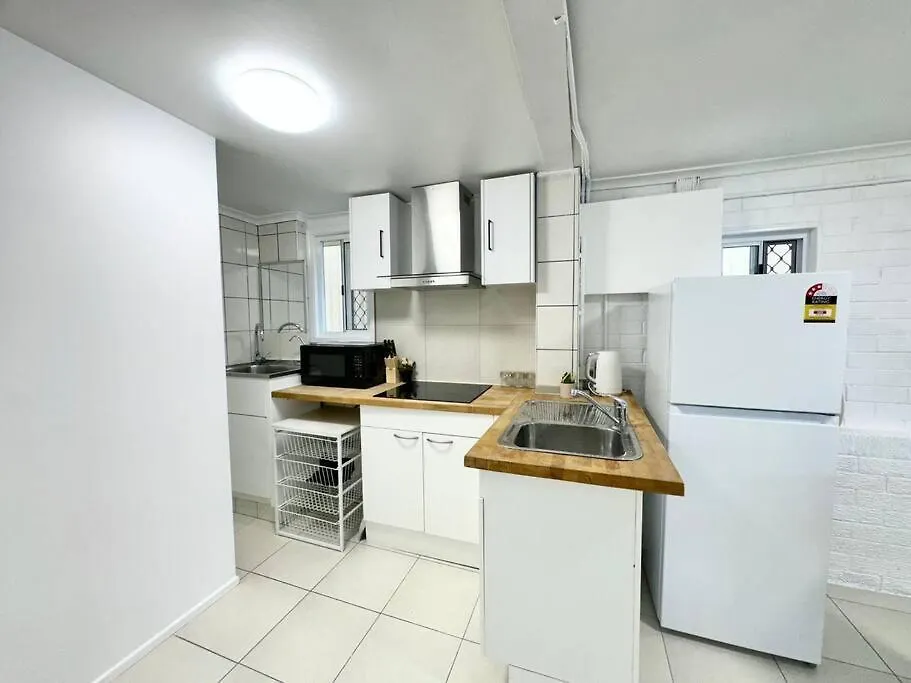 Convenient 2-Bdr Studio In Macgregor 3Elb Brisbane
